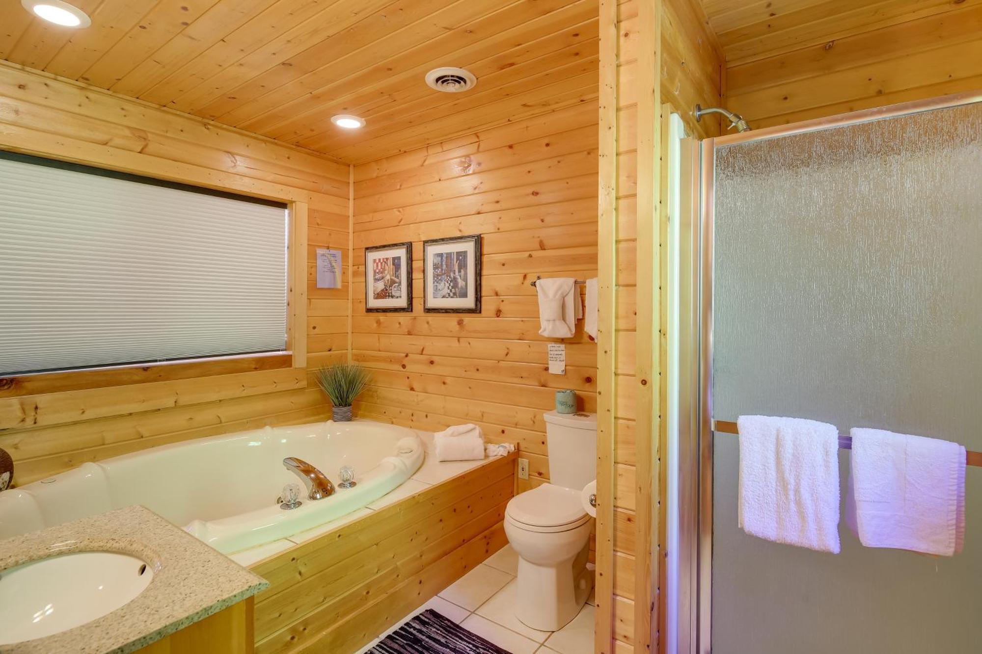 Secluded And Wooded Wears Valley Cabin With Fire Pit! Sevierville Buitenkant foto