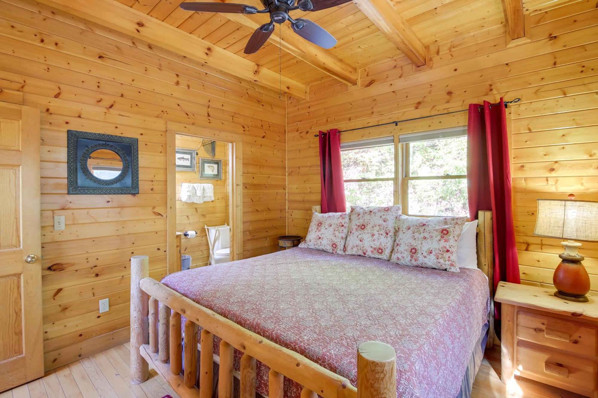Secluded And Wooded Wears Valley Cabin With Fire Pit! Sevierville Buitenkant foto