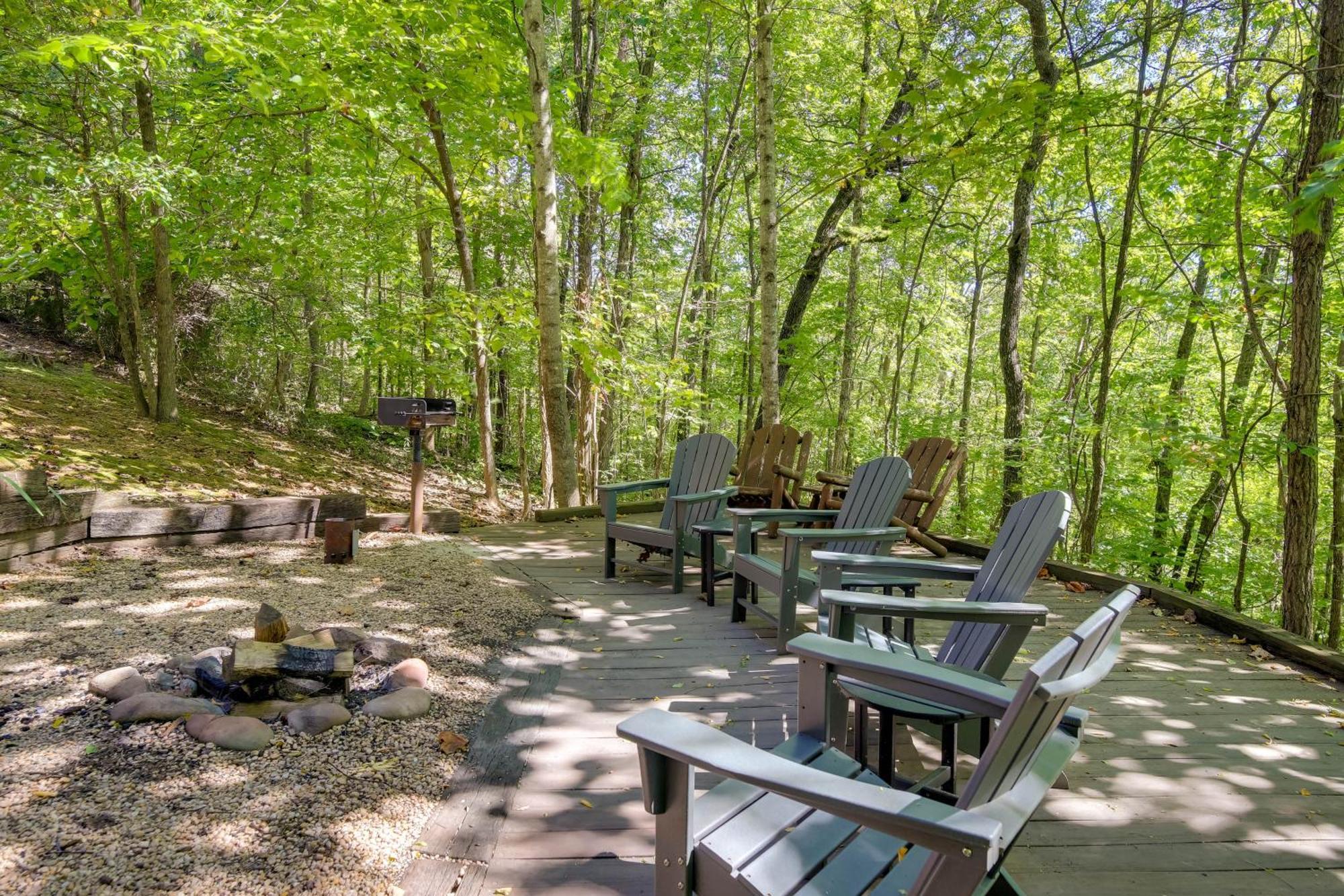 Secluded And Wooded Wears Valley Cabin With Fire Pit! Sevierville Buitenkant foto