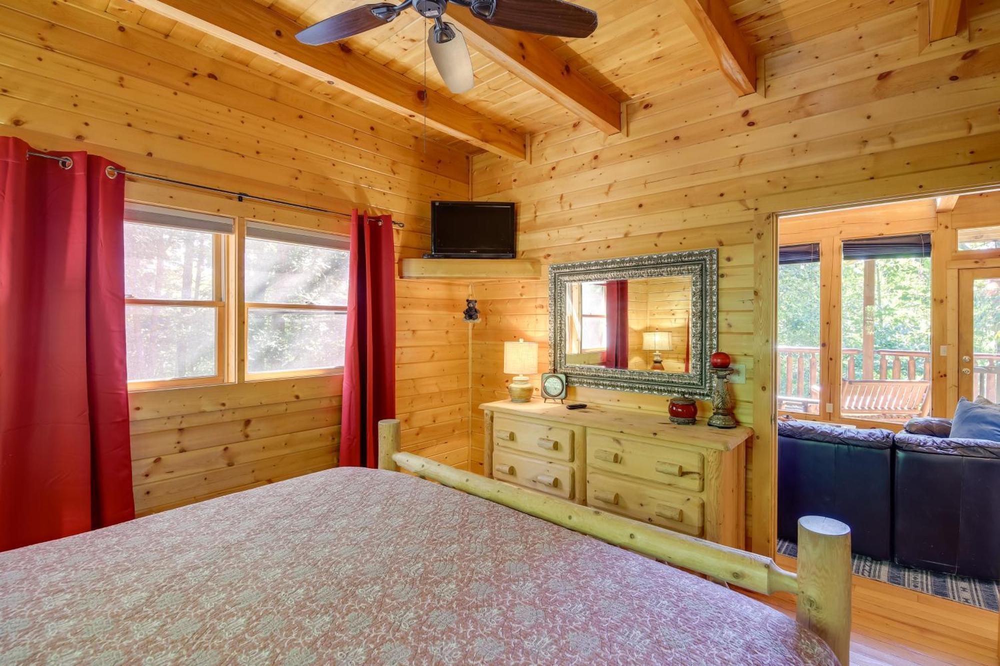 Secluded And Wooded Wears Valley Cabin With Fire Pit! Sevierville Buitenkant foto